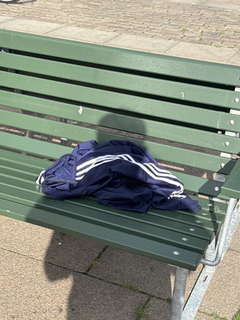 Blå Adidas trøje