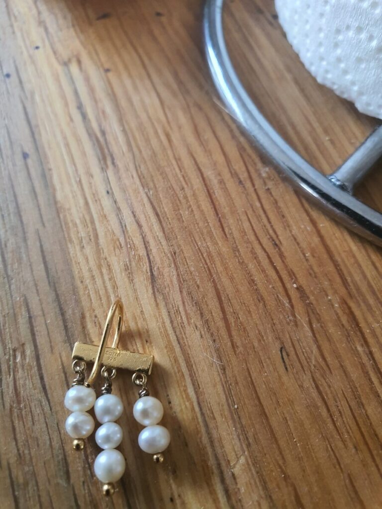 Ørering guld med ferskvandsperler