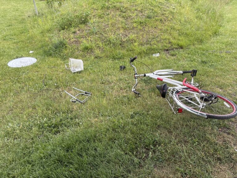 Cykel, kurv og lampe?